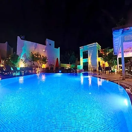 ホテル Derin Bodrum グムベット